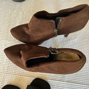 Women’s Brown Suede Ankle Boots, size 8 1/2 new
